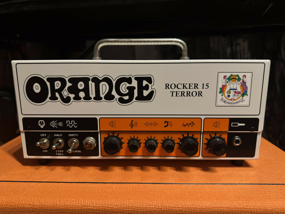 Orange Rocker Terror 15 + Pantalla Orange PPC112 de segunda mano · Foto 2 de 5 · Alicante · 800 €