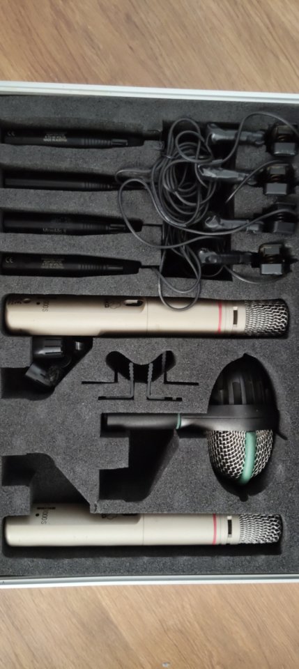 AKG Drum Set Big /Kit Pro D112 , C418 ,C1000S Kit micrófonos de bateria de segunda mano · Foto 1 de 2 · Navarra · 590 €