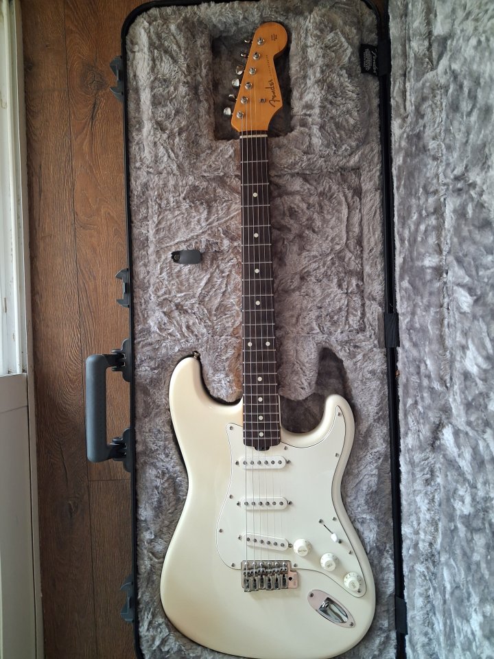 Fender stratocaster japonesa . de segunda mano · Foto 9 de 10 · Alicante · 1000 €