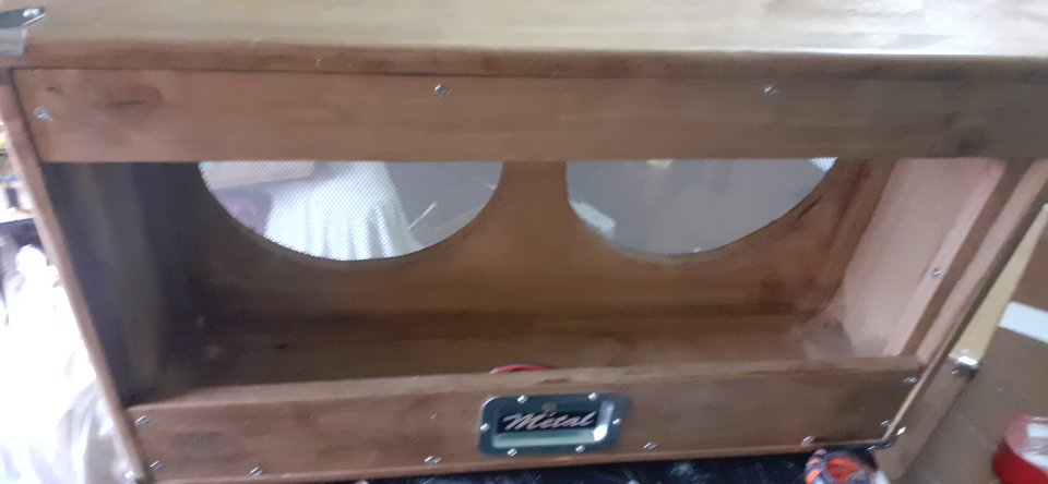 Pantalla artesanal 2x12 en madera de Abeto finlandes 18mm