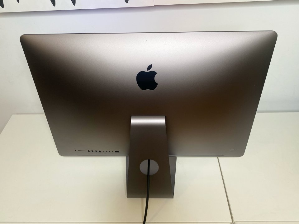 Apple iMac Pro 27” Retina 5K de segunda mano · Foto 5 de 10 · Pontevedra · 1200 €
