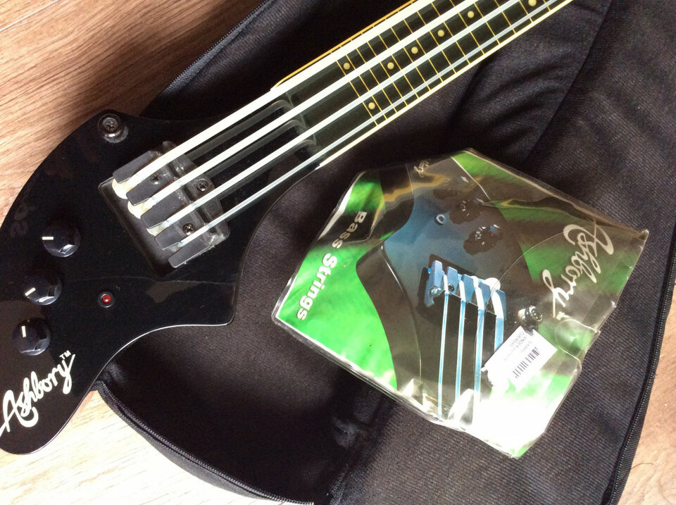 Ashbory Bass by Fender
