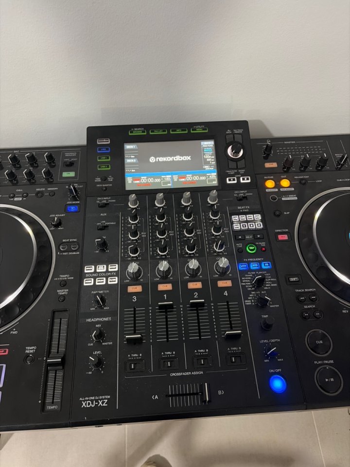 Pioneer XDJ XZ de segunda mano · Foto 3 de 3 · Valencia