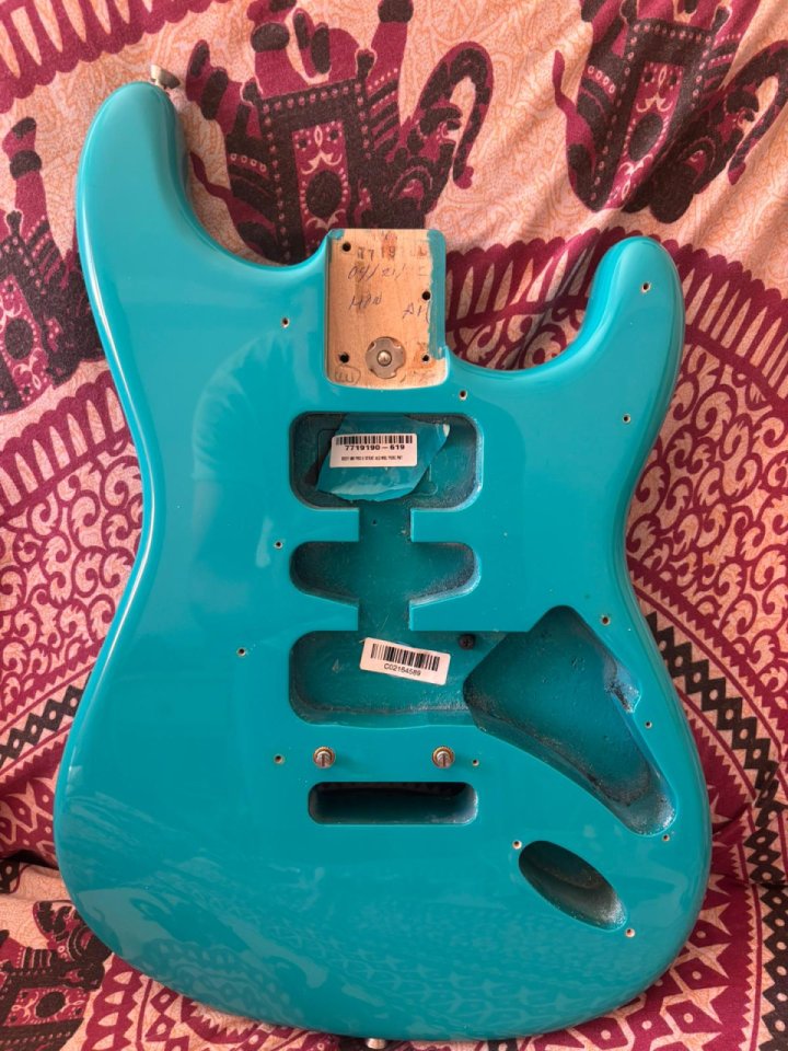 Cuerpo Fender Stratocaster American Professional II de segunda mano · Foto 1 de 6 · Cádiz · 550 €