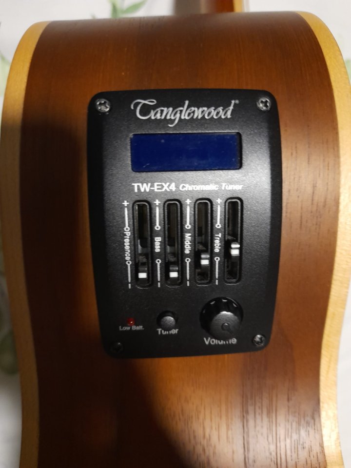 Guitarra acústica Tanglewood DBT SFCE BW