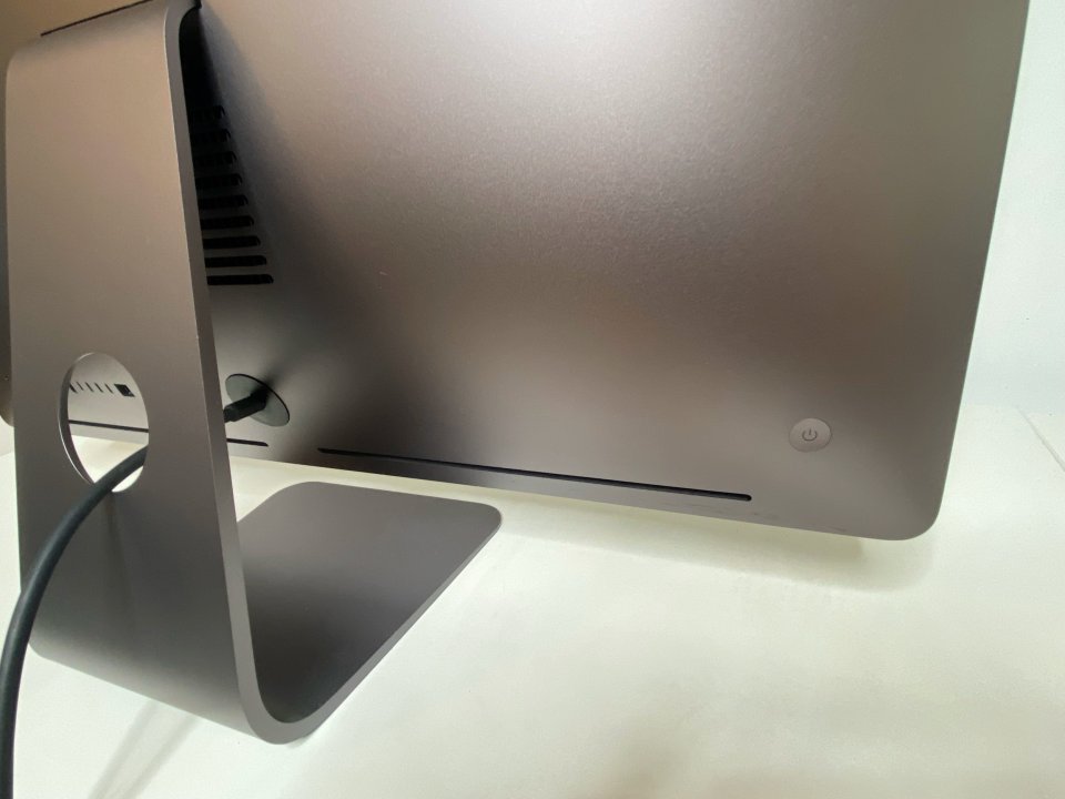 Apple iMac Pro 27” Retina 5K de segunda mano · Foto 7 de 10 · Pontevedra · 1200 €