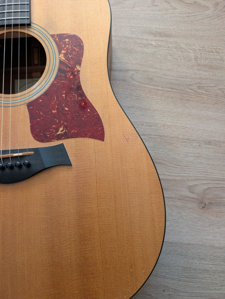 Guitarra acústica Taylor 210 Usa de segunda mano · Foto 3 de 8 · A Coruña · 700 €