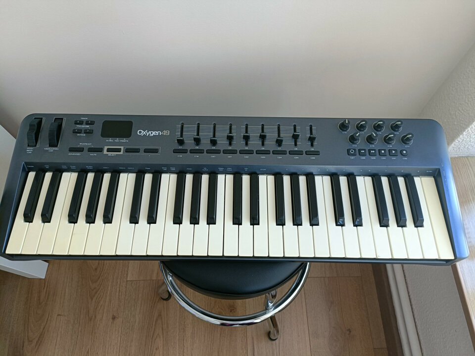 Oxígeno 49 Controlador MIDI USB de 49 teclas