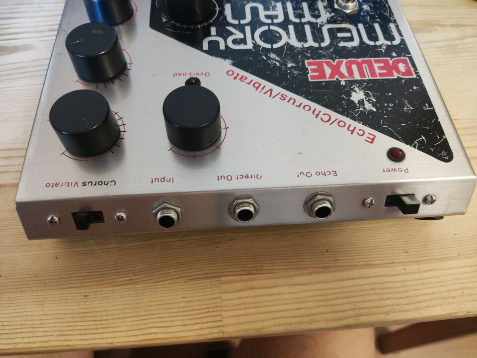 EHX Deluxe Memory Man Reissue EC-2002 (2002–2007).