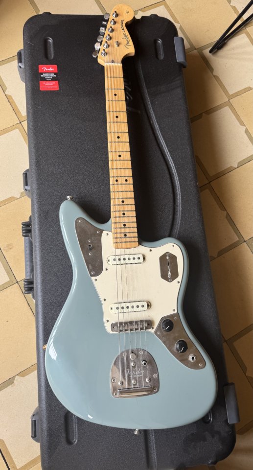 Fender Jaguar American Pro Sonic Blue