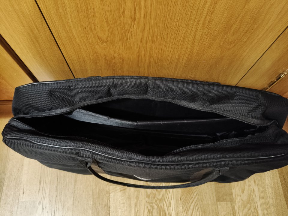 Set de pedalera Completa sobre estructura y bolsa (6 pedales + estructura + bolsa+ + fuente Palmer) de segunda mano · Foto 5 de 6 · León · 490 €