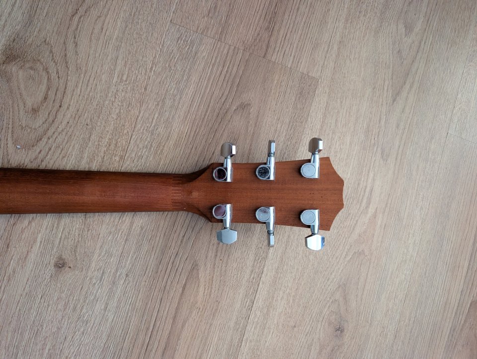 Guitarra acústica Taylor 210 Usa de segunda mano · Foto 5 de 8 · A Coruña · 700 €