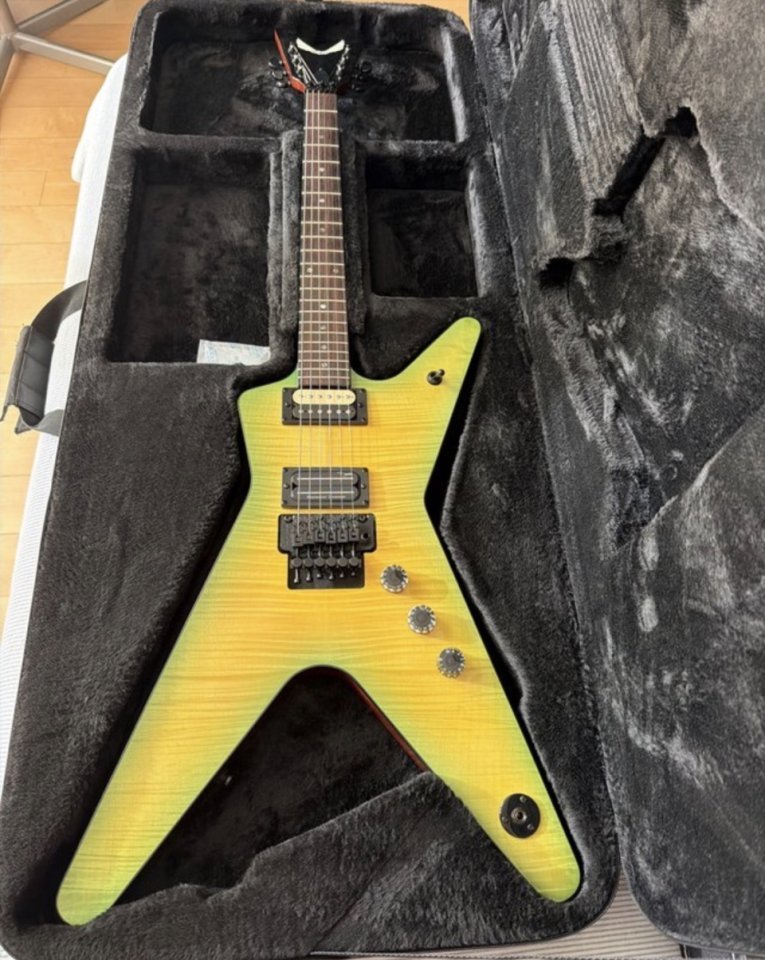 Guitarra Eléctrica Dean Dimebag Dime Slime ML de segunda mano · Foto 1 de 8 · Valencia · 600 €