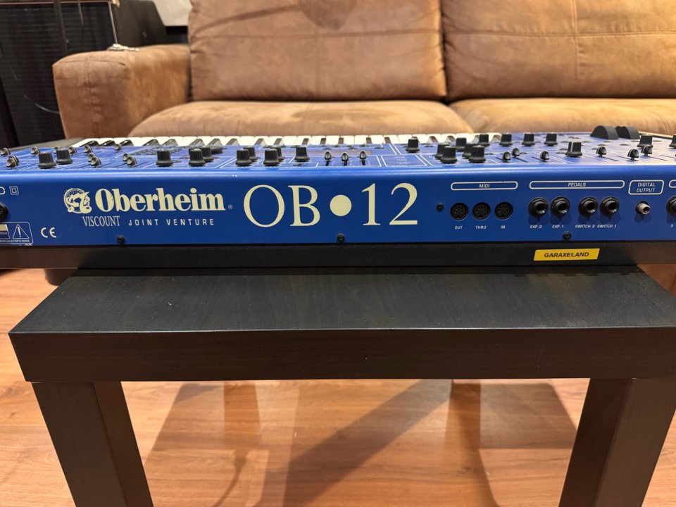 Oberheim OB12 de segunda mano · Foto 7 de 10 · A Coruña · 890 €