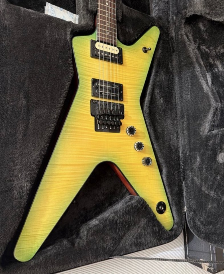 Guitarra Eléctrica Dean Dimebag Dime Slime ML de segunda mano · Foto 2 de 8 · Valencia · 600 €