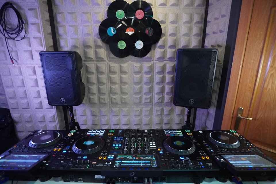 Curso Dj Profesional Rekordbox Traktor Serato de segunda mano · Foto 2 de 3 · Madrid