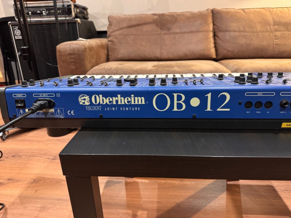 Oberheim OB12 de segunda mano · Foto 8 de 10 · A Coruña · 890 €