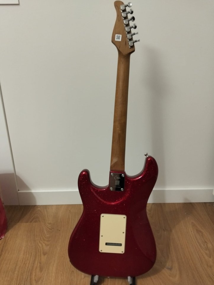 Guitarra Mooer GTRS S800 de segunda mano · Foto 5 de 7 · Asturias · 275 €