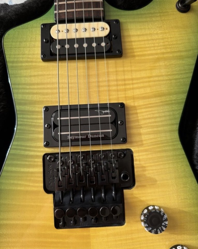 Guitarra Eléctrica Dean Dimebag Dime Slime ML de segunda mano · Foto 3 de 8 · Valencia · 600 €