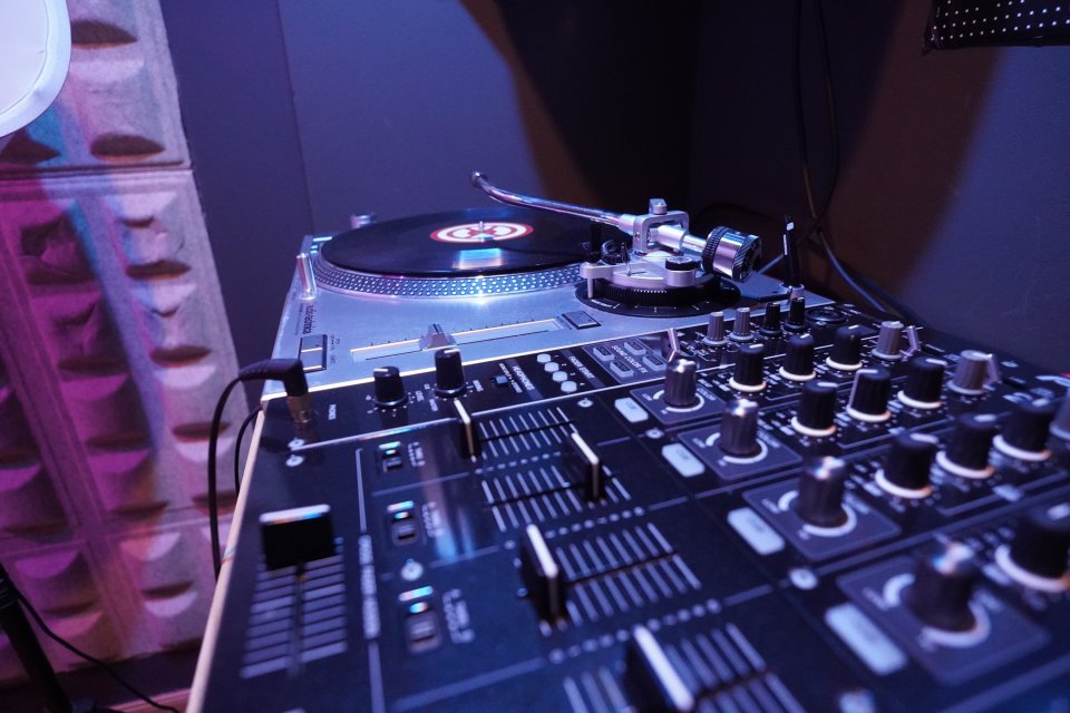 Curso Dj Profesional Rekordbox Traktor Serato de segunda mano · Foto 3 de 3 · Madrid