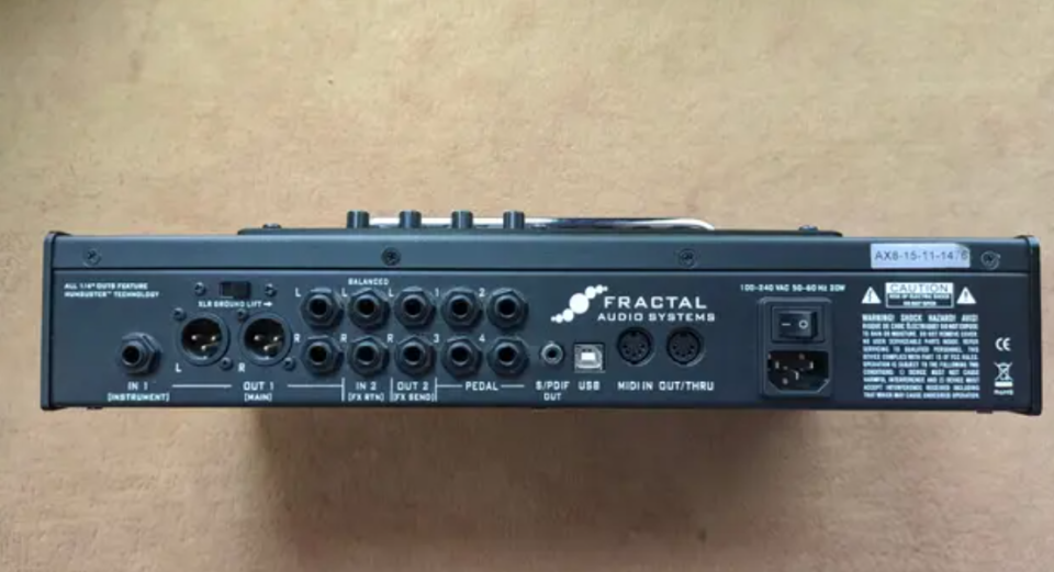 Fractal Audio AX8 Amp Modeler/Multi-Effects Processor de segunda mano · Foto 2 de 2 · Valencia · 650 €