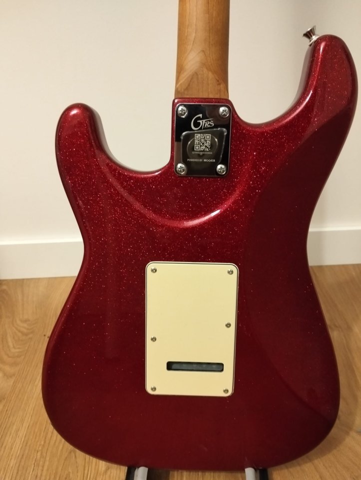 Guitarra Mooer GTRS S800 de segunda mano · Foto 6 de 7 · Asturias · 275 €