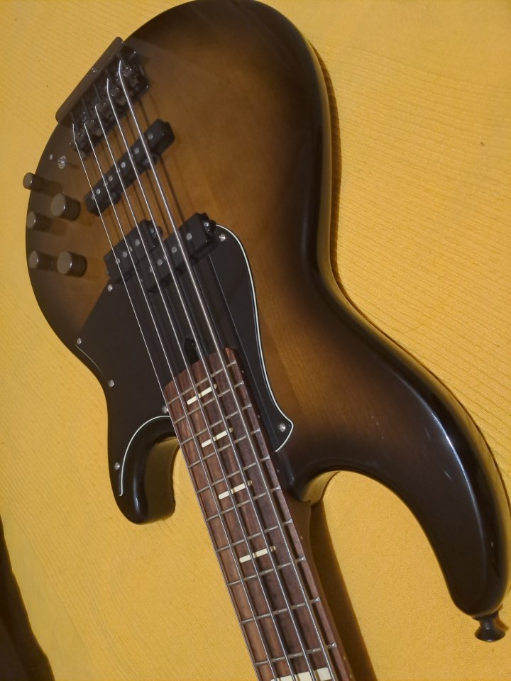 Yamaha BB735a de segunda mano · Foto 2 de 7 · Madrid · 700 €