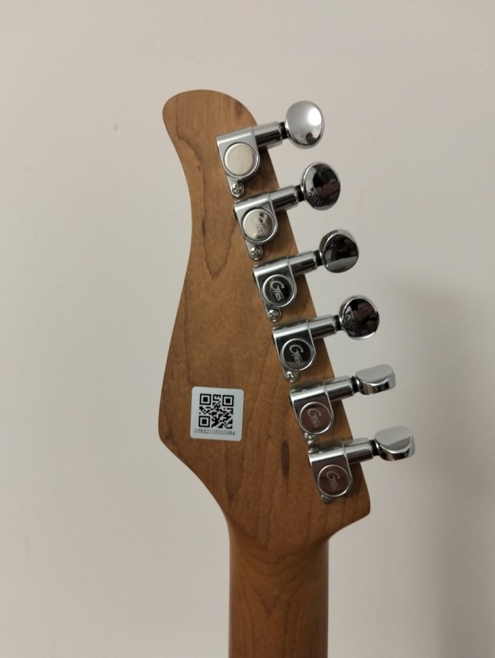 Guitarra Mooer GTRS S800 de segunda mano · Foto 7 de 7 · Asturias · 275 €