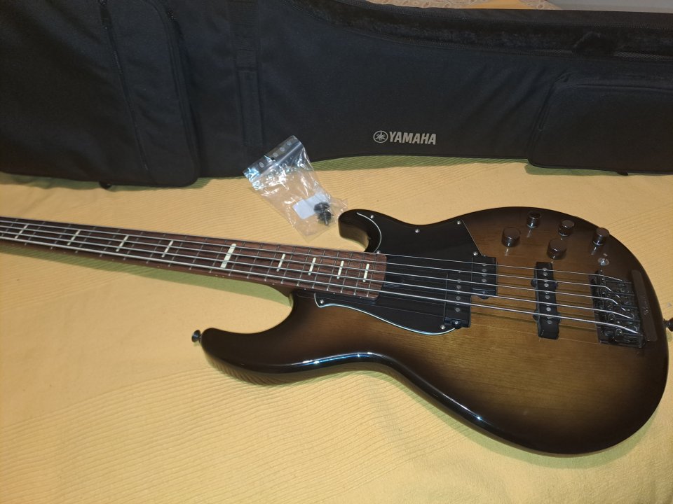 Yamaha BB735a de segunda mano · Foto 3 de 7 · Madrid · 700 €