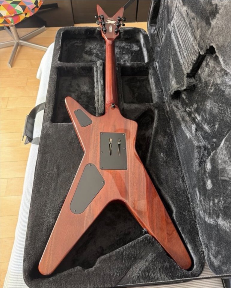 Guitarra Eléctrica Dean Dimebag Dime Slime ML de segunda mano · Foto 7 de 8 · Valencia · 600 €