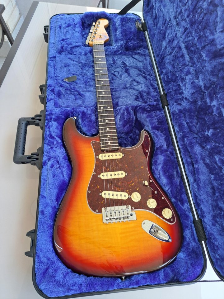 Fender Stratocaster Amercican Professional II .