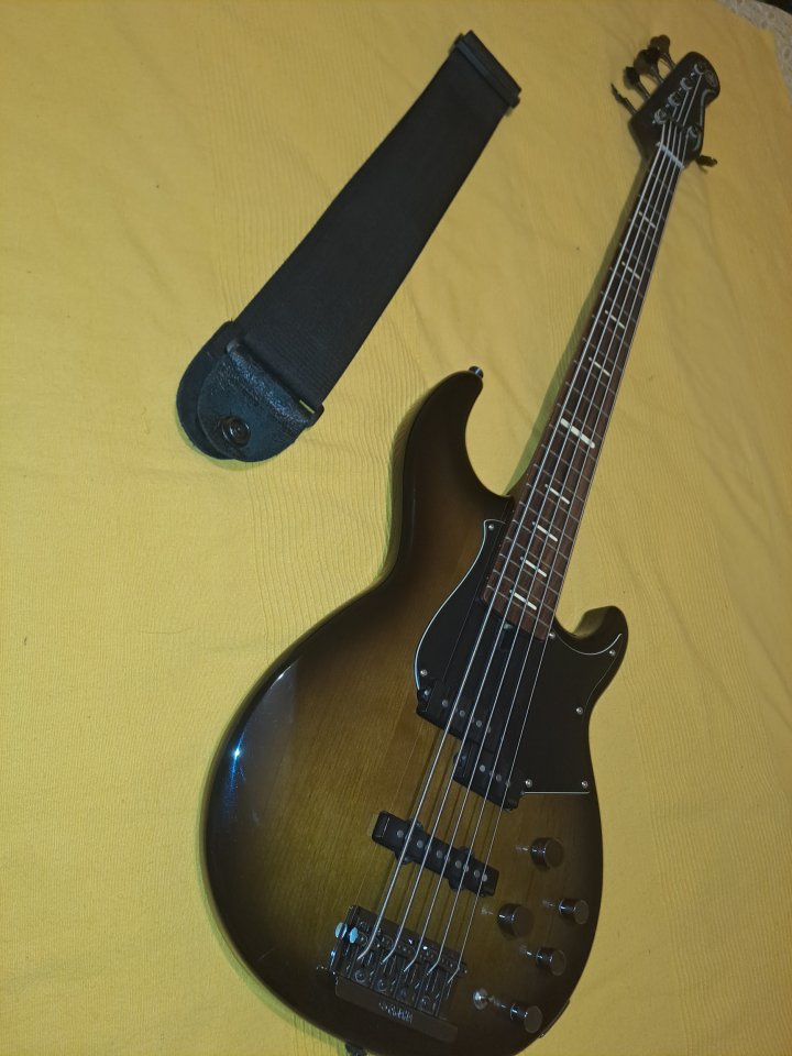 Yamaha BB735a de segunda mano · Foto 6 de 7 · Madrid · 700 €