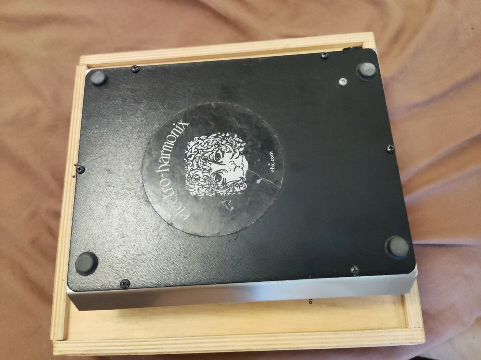 EHX Deluxe Memory Man Reissue EC-2002 (2002–2007).