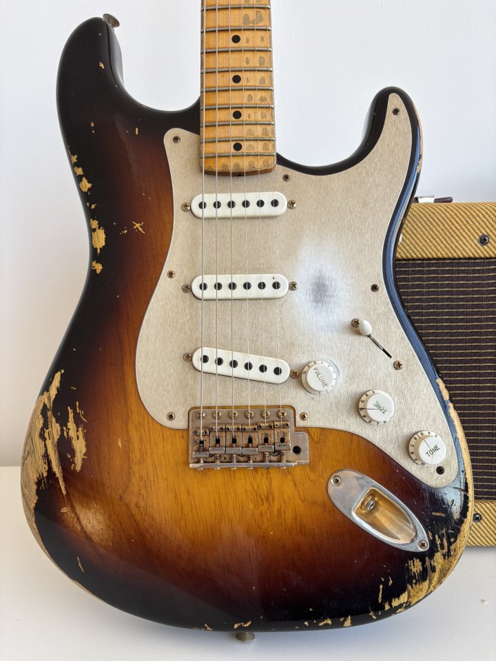 Fender Custom Shop 60th Ann. 1954 Stratocaster - 3.2kg - Cuerpo 1 pieza de segunda mano · Foto 1 de 4 · Valencia · 3300 €