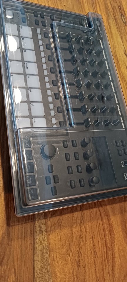 Roland MC-707 de segunda mano · Foto 6 de 7 · Barcelona · 700 €
