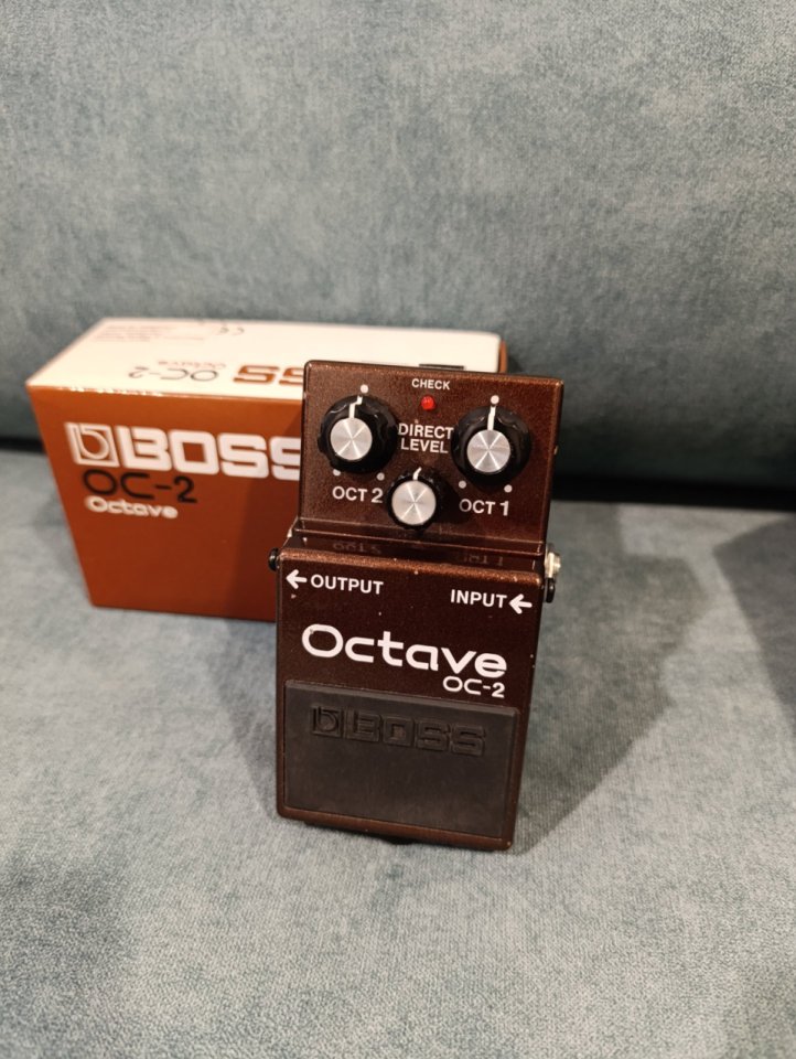 Boss OC-2 octaver pedal guitar