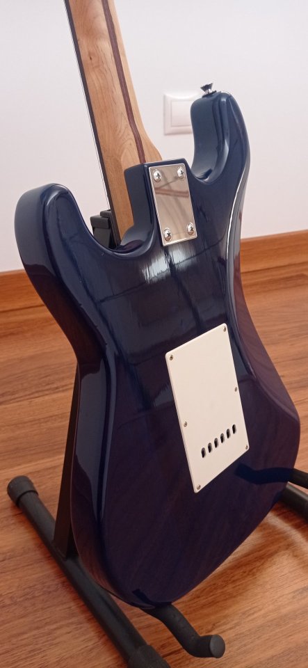 Guitarra eléctrica Academy Stratocaster de segunda mano · Foto 5 de 7 · Cuenca · 90 €