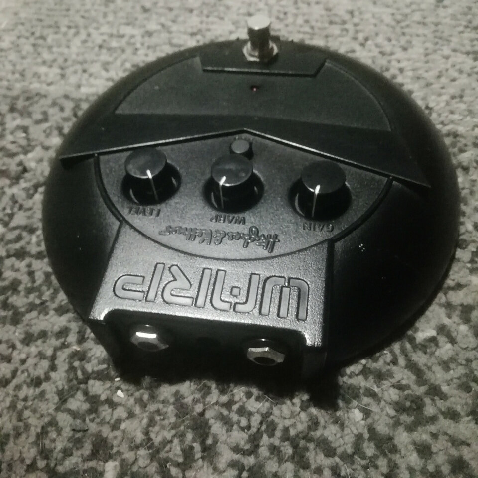 pedal distorsión Hughes & Kettner Warp Factor incl. alimentador corriente.