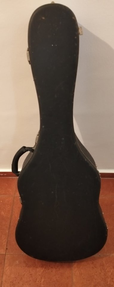 Guitarra Clásica Cutaway Amplificada de segunda mano · Foto 10 de 10 · Asturias · 350 €