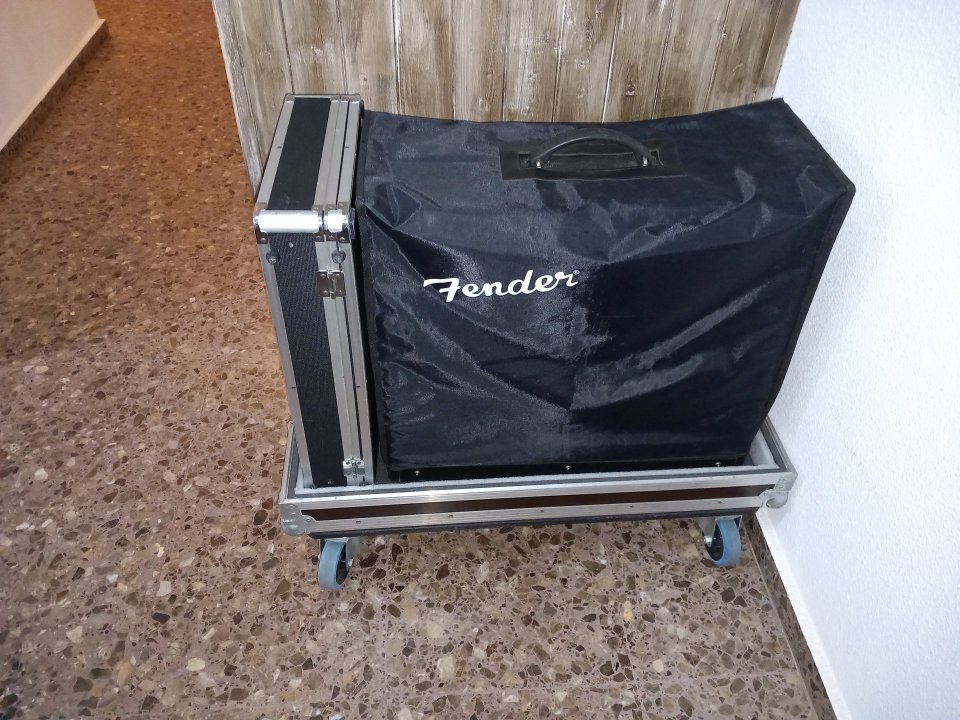 Vendo/cambio FlightCase THON para Bafle 4x12