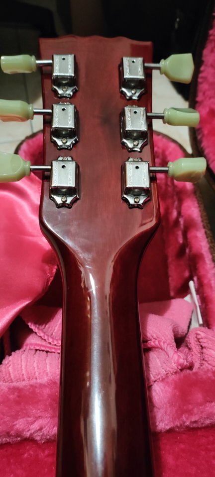 Guitarra Vintage V100 pastillas Gibson