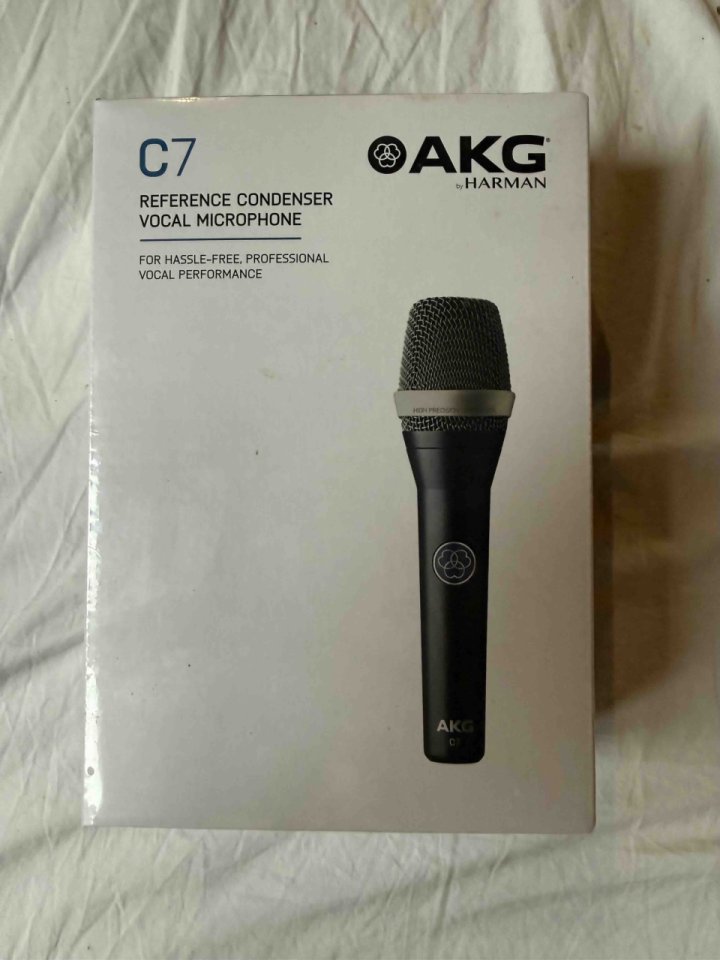 AKG C7 Reference Condenser Vocal Microphone sin abrir de segunda mano · Girona · 210 €
