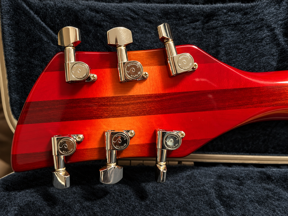 Rickenbacker 330 Fireglo 1999 USA 1999 - Fireglo. Caja original Dura de segunda mano · Foto 3 de 6 · Madrid · 2400 €