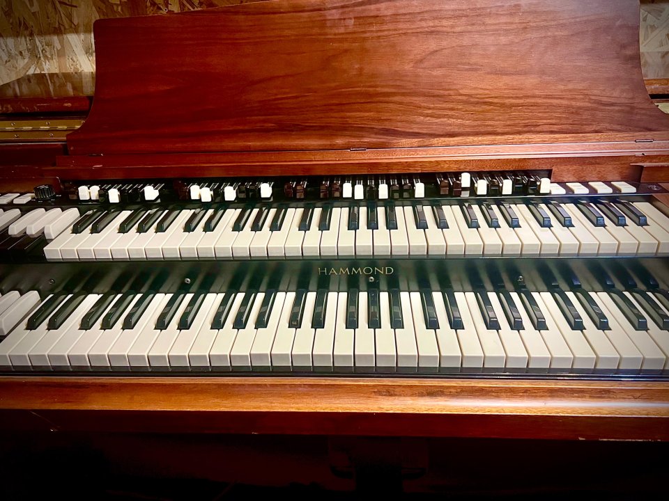 Hammond RT3 con Leslie, pedalera y Tone cabinet