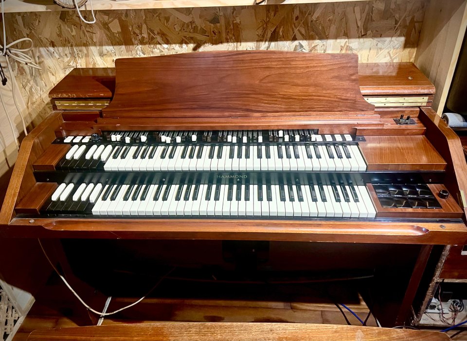 Hammond RT3 con Leslie, pedalera y Tone cabinet