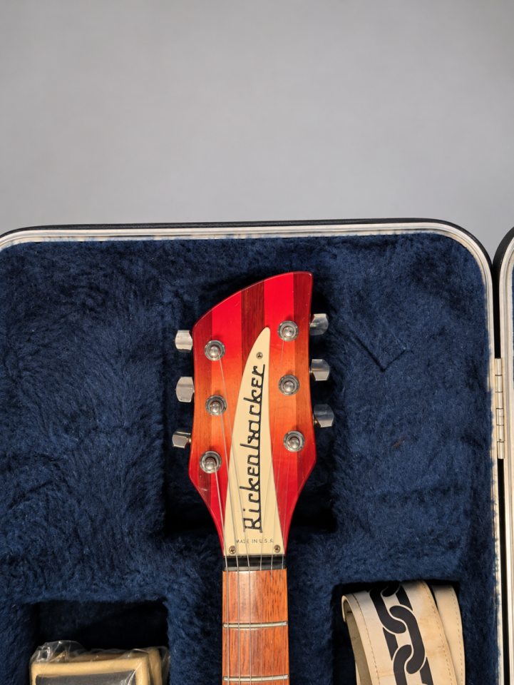 Rickenbacker 330 Fireglo 1999 USA 1999 - Fireglo. Caja original Dura de segunda mano · Foto 5 de 6 · Madrid · 2400 €