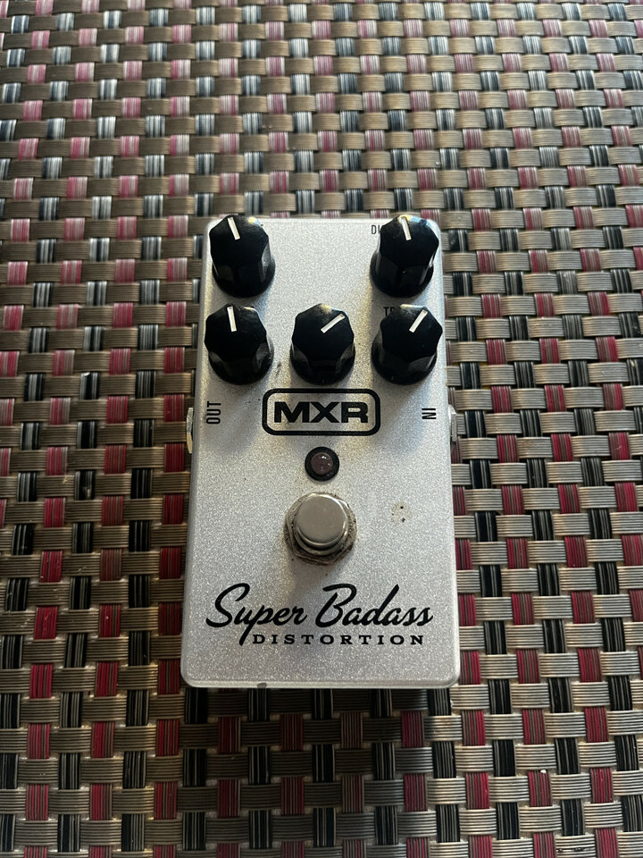 Pedal de distorsión Super Badass Distortion MXR