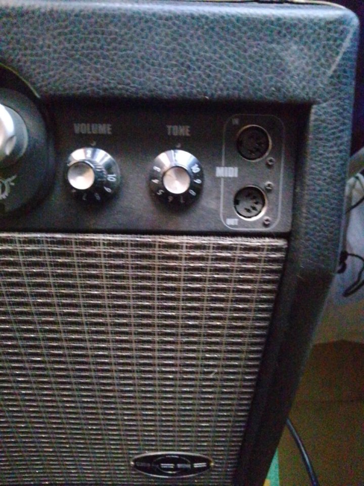 Amplificador guitarra Fender G-DEC 15w de segunda mano · Foto 3 de 7 · Barcelona · 100 €