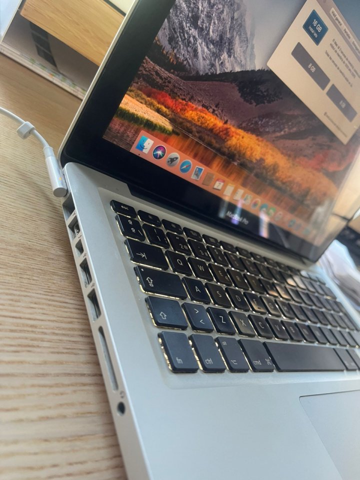 Macbook Pro 500Gb 16MB RAM
