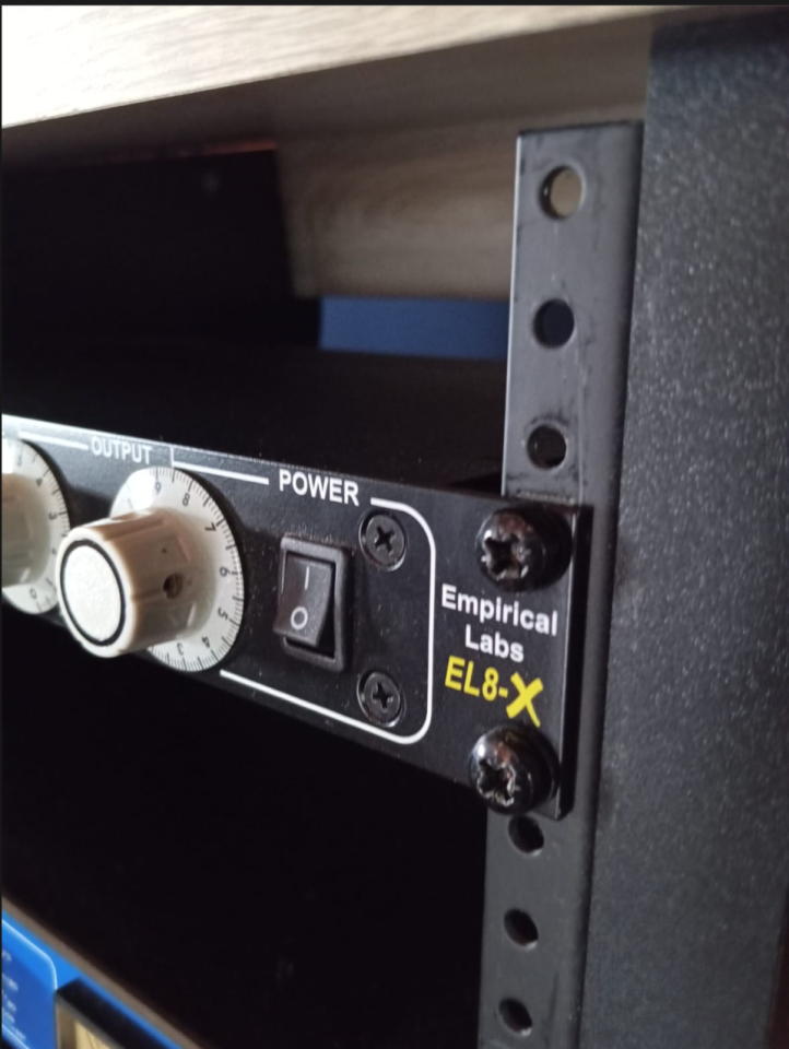 Compresor Empirical Labs Distressor EL8-X de segunda mano · Foto 2 de 4 · Asturias · 1600 €